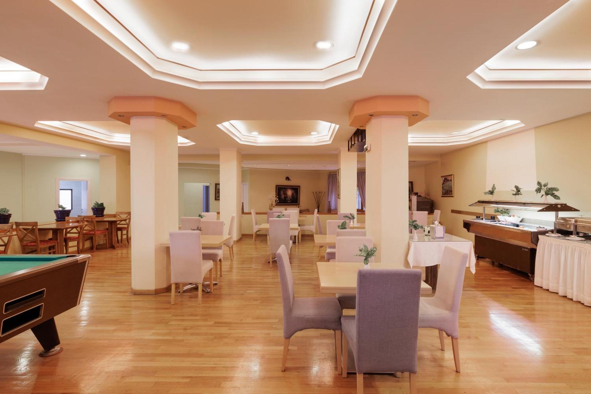 Louvre Hotel 古维亚 外观 照片