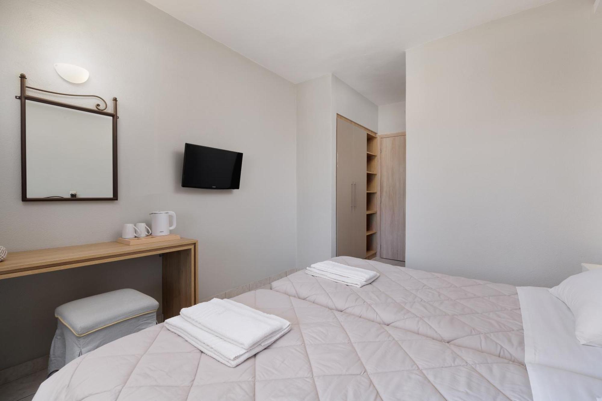 Louvre Hotel 古维亚 外观 照片