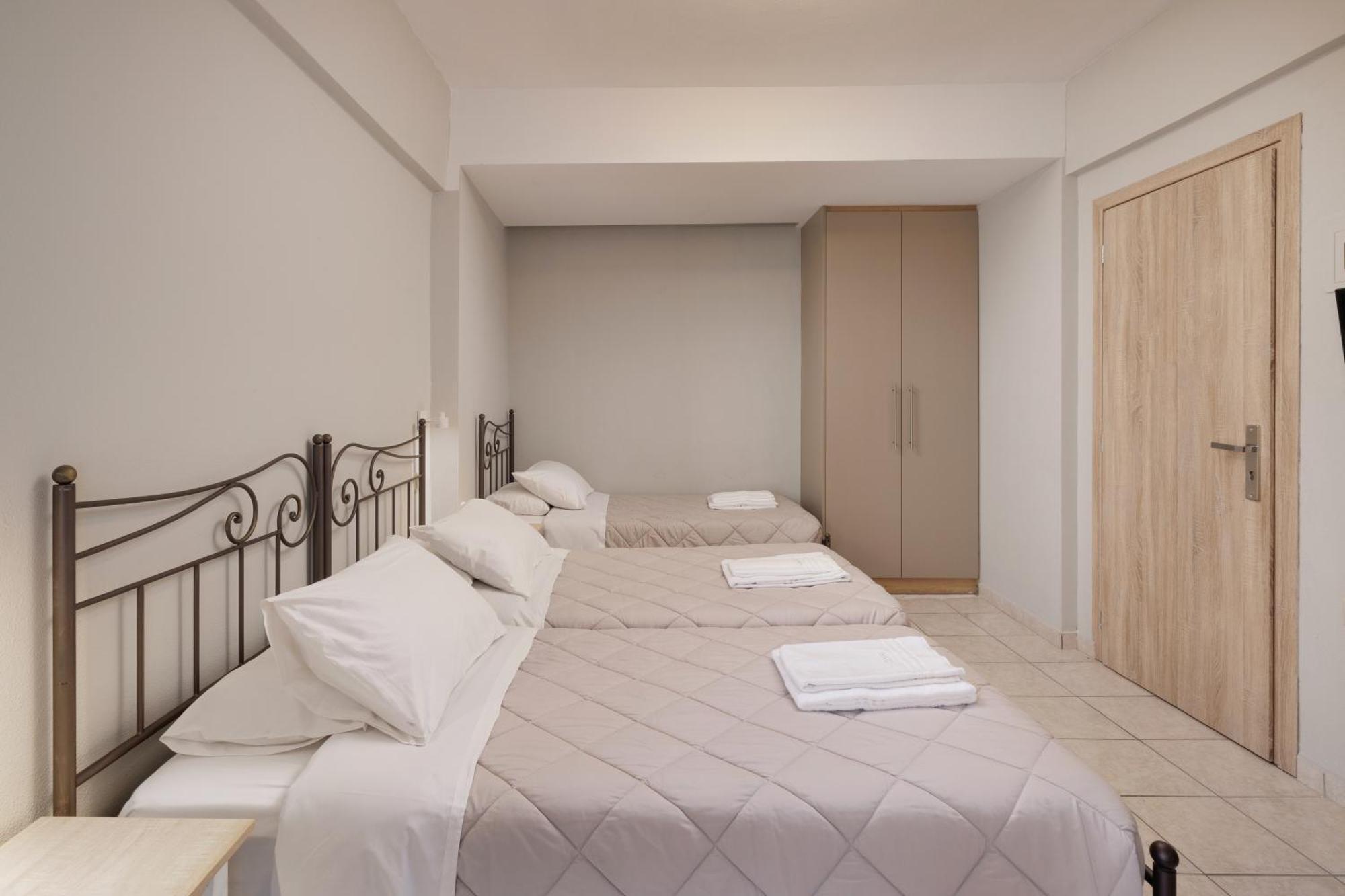 Louvre Hotel 古维亚 外观 照片